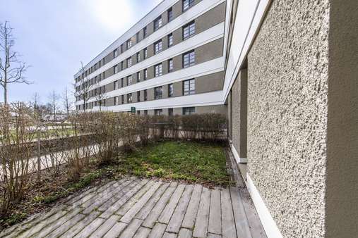 Außenanlage - Erdgeschosswohnung in 81735 München mit 178m² kaufen
