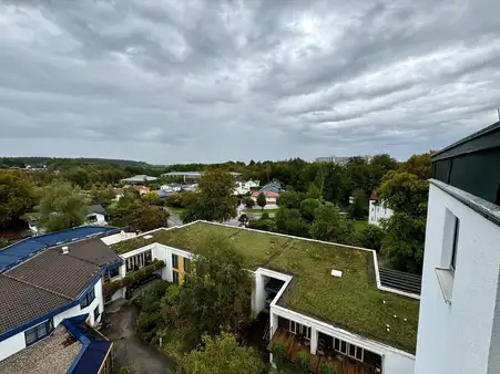 Größeres Baugrundstück mit Umnutzungsmöglichkeiten zu Wohnzwecken in guter Ortsage in Kirchseeon