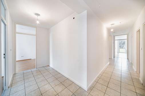 Flur - Etagenwohnung in 81477 München mit 91m² kaufen