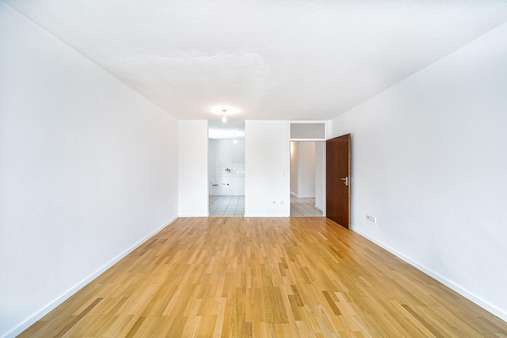 Wohnzimmer mit Blick zur Küche - Etagenwohnung in 81477 München mit 91m² kaufen