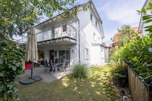 Hausansicht - Doppelhaushälfte in 81249 München mit 126m² kaufen