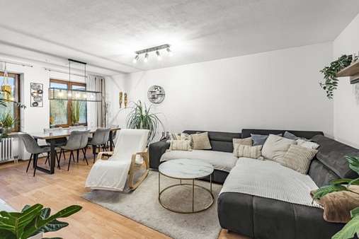 Wohnzimmer - Etagenwohnung in 86179 Augsburg mit 58m² kaufen