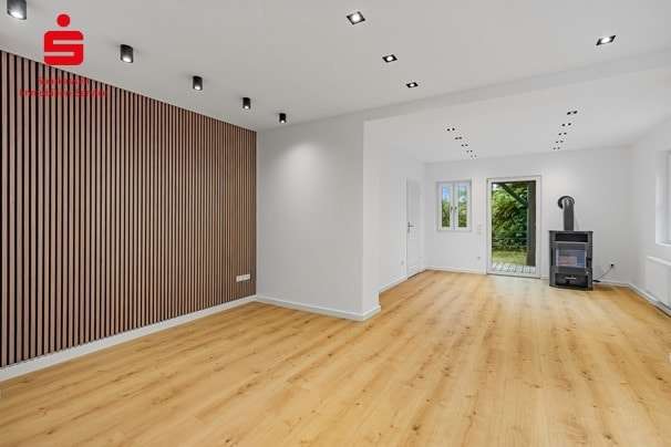 Wohnzimmer - Doppelhaushälfte in 81243 München mit 120m² kaufen