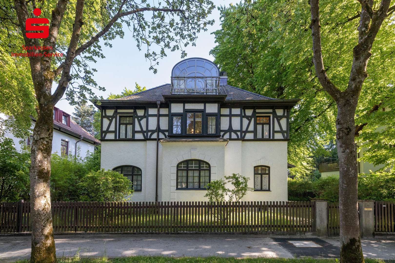 Hausansicht - Einfamilienhaus in 81245 München mit 204m² kaufen