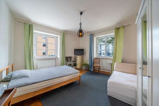 Wohn-/Schlafzimmer - Erdgeschosswohnung in 80687 München mit 60m² kaufen