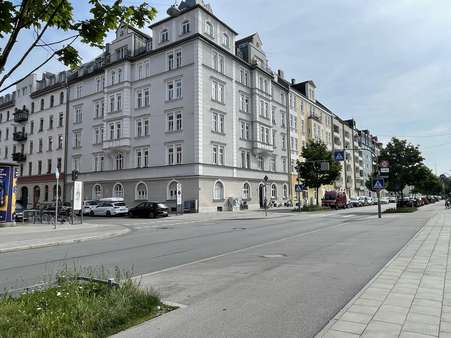 Außenansicht - Etagenwohnung in 81541 München mit 170m² kaufen