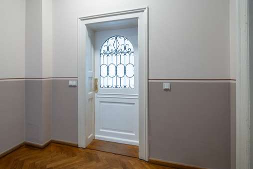 Wohnungseingang Wohnungseingang - Etagenwohnung in 81541 München mit 170m² kaufen