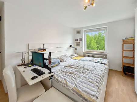 Schlafzimmer - Etagenwohnung in 80636 München mit 83m² kaufen