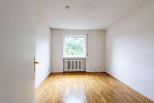 Schlafzimmer 2 - Etagenwohnung in 82031 Grünwald mit 105m² kaufen