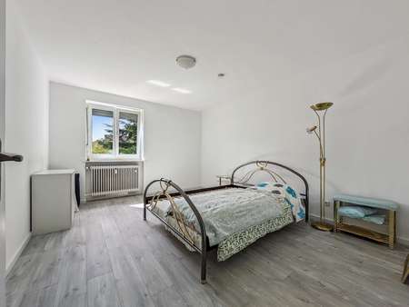 Schlafzimmer Obergeschoss Schlafzimmer Obergeschoss - Mehrfamilienhaus in 81737 München mit 249m² kaufen
