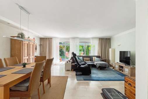 Wohn-/ Essbereich Wohn-/ Essbereich - Reiheneckhaus in 81827 München mit 205m² kaufen