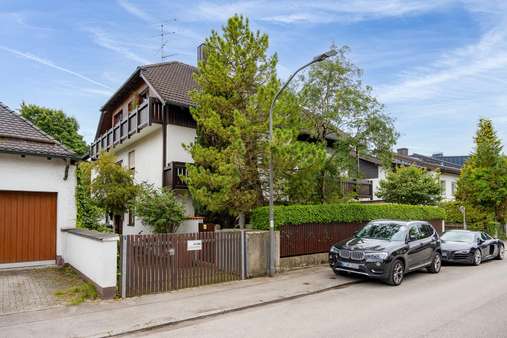 Außenansicht - Etagenwohnung in 81827 München mit 65m² kaufen