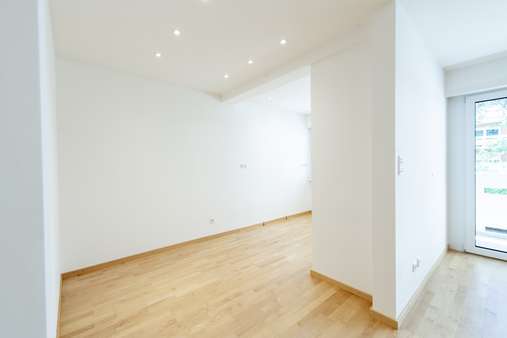 Offener Essbereich - Erdgeschosswohnung in 81241 München mit 83m² kaufen