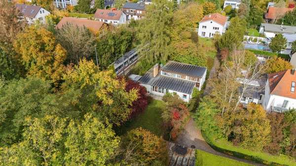 Drohnenansicht - Grundstück in 82031 Grünwald mit 1296m² kaufen