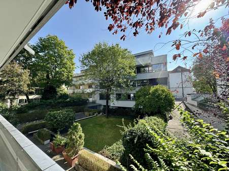 Blick vom Balkon - Etagenwohnung in 81675 München mit 112m² kaufen