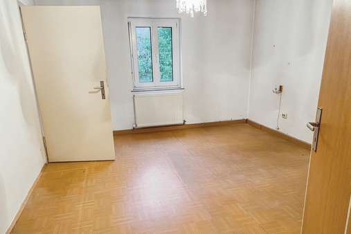 Schlafzimmer 2 - Einfamilienhaus in 84130 Dingolfing mit 205m² kaufen