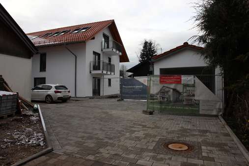 Aussenansicht Hof und Tiefg. - Etagenwohnung in 82054 Sauerlach mit 84m² kaufen