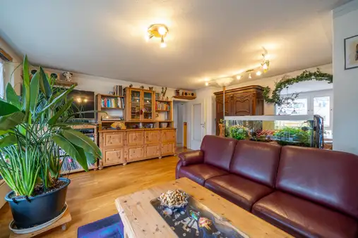 Platz für die Familie! Helle 4-Zimmer-Wohnung mit Loggia im Grünen