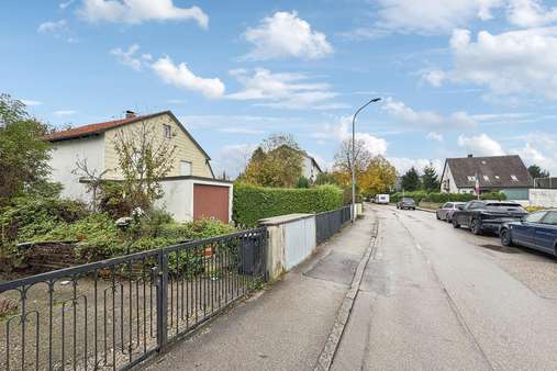 Straßenansicht - Grundstück in 85386 Eching mit 238m² kaufen