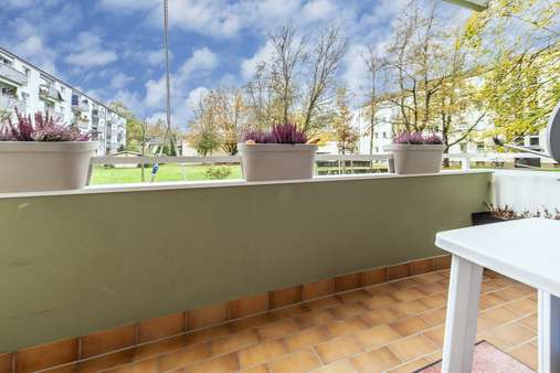 Balkon mit Ausblick - Etagenwohnung in 81475 München mit 67m² kaufen