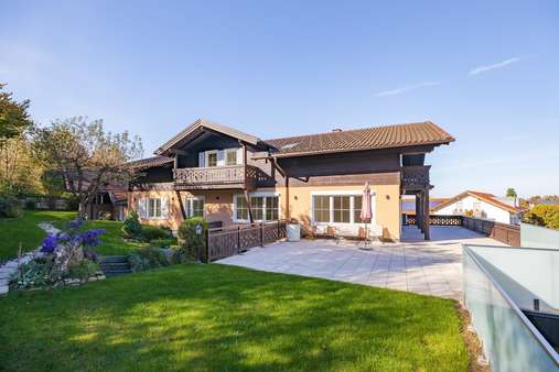 Objektansicht - Erdgeschosswohnung in 83233 Bernau mit 88m² kaufen