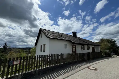 Grundstück mit Altbestand in Kirchseeon


