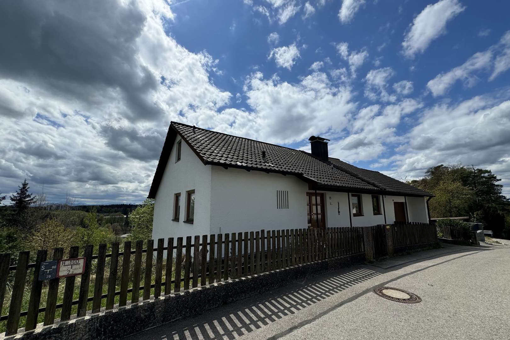 Ansicht von Straße - Grundstück in 85614 Kirchseeon mit 1780m² kaufen