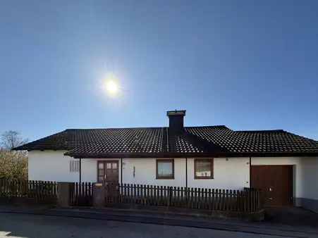 Grundstück mit Altbestand in Kirchseeon


