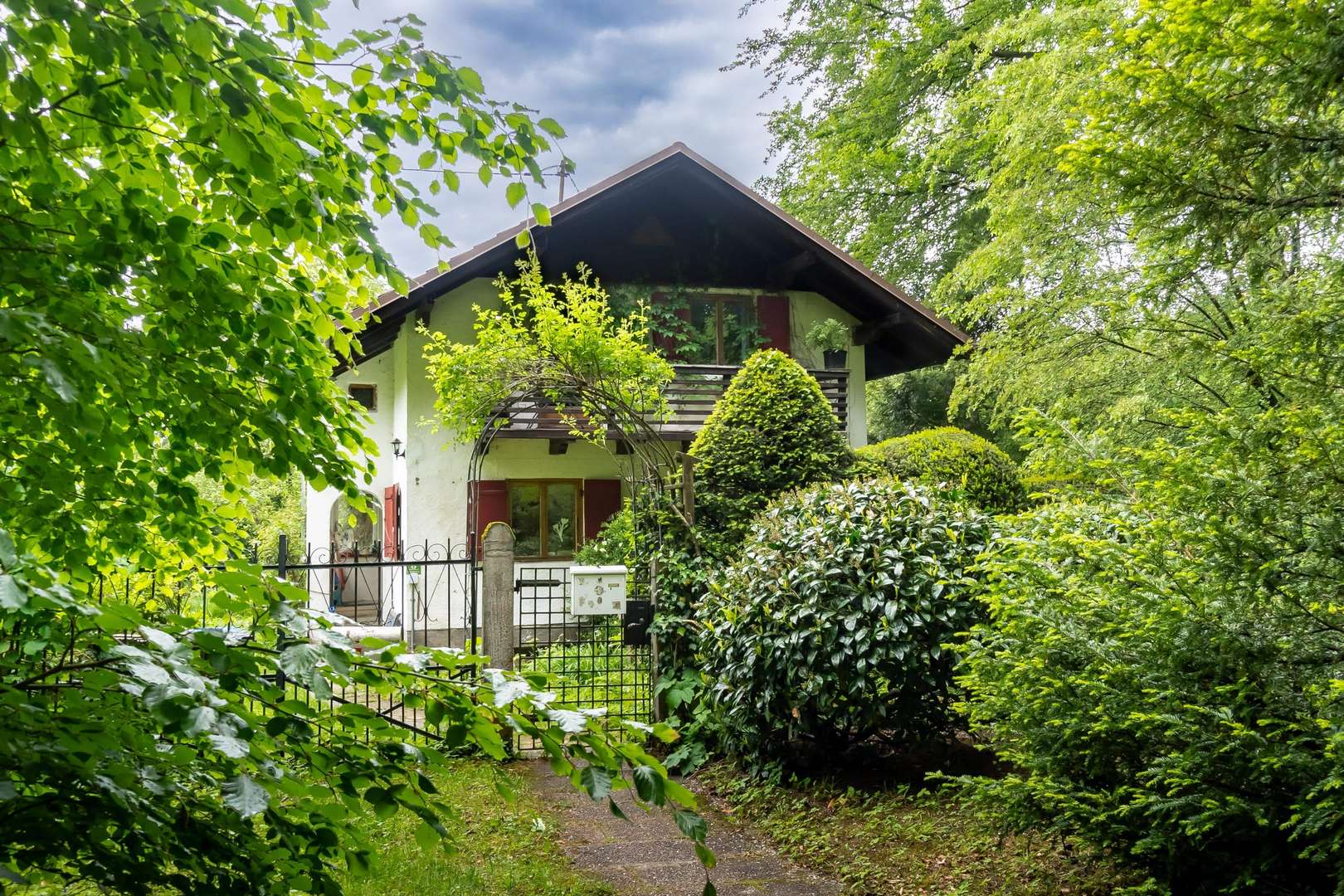 Sanierungsbedürftiges Haus - Einfamilienhaus in 82319 Starnberg mit 95m² kaufen