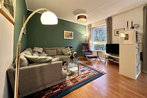 Wohnzimmer - Erdgeschosswohnung in 82340 Feldafing mit 69m² mieten