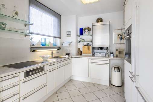 moderne Küche - Etagenwohnung in 85521 Ottobrunn mit 84m² kaufen