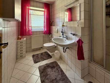 Duschbad - Doppelhaushälfte in 85560 Ebersberg mit 120m² kaufen