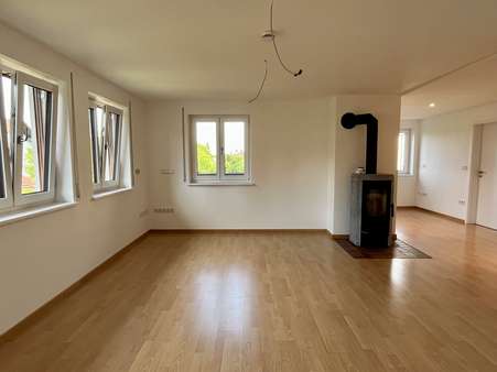 Wohnzimmer Wohnzimmer - Etagenwohnung in 82285 Hattenhofen mit 108m² mieten