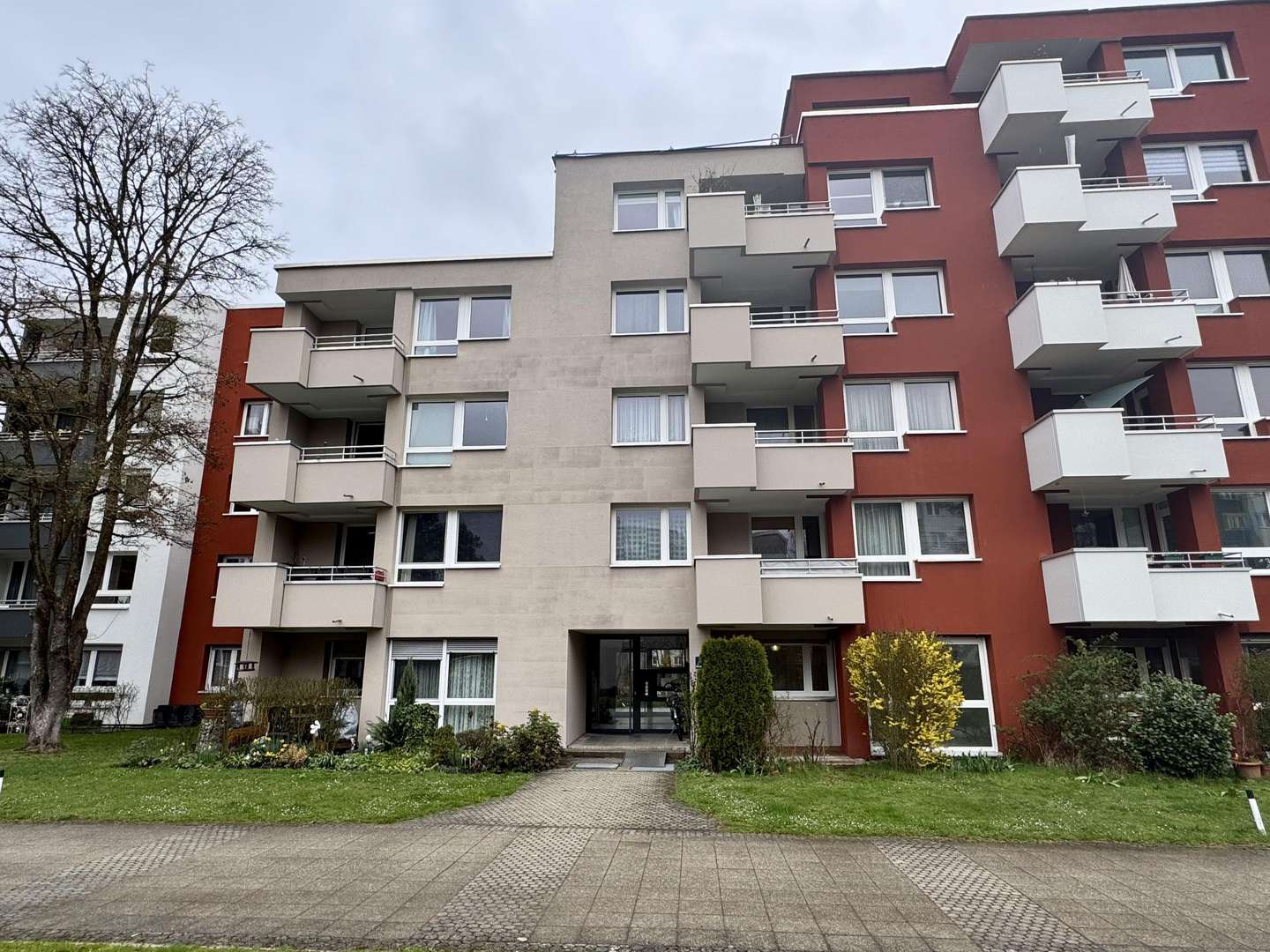 Außenansicht - Erdgeschosswohnung in 85521 Ottobrunn mit 35m² mieten