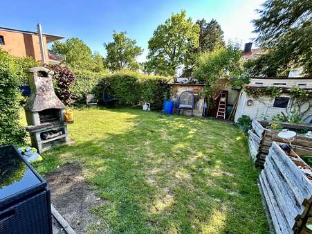Garten mit Gartenhaus - Reiheneckhaus in 82152 Krailling mit 109m² kaufen