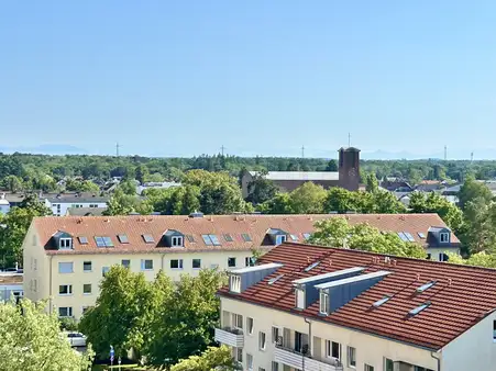 Wohntraum zum Gestalten – teilsanierte Wohnung mit sonniger Lage über den Dächern Germerings