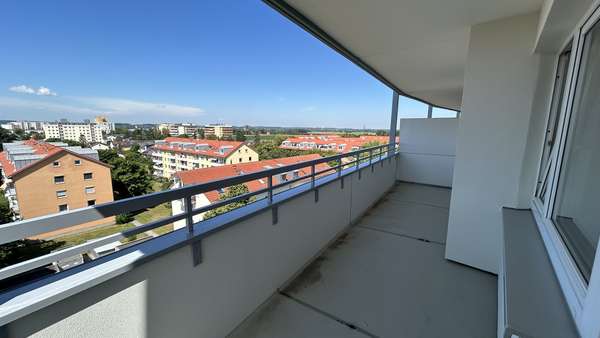 Sanierter Westbalkon Sanierter Westbalkon - Etagenwohnung in 82110 Germering mit 82m² kaufen