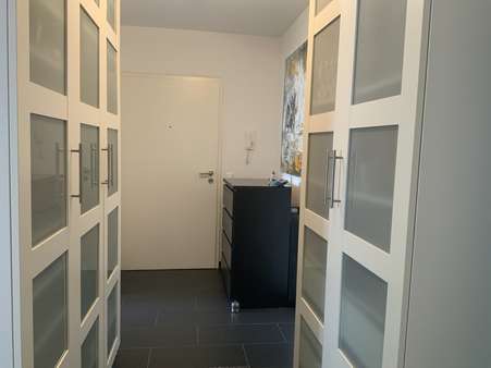 Blick zur Wohnungstüre - Erdgeschosswohnung in 82067 Ebenhausen mit 61m² kaufen