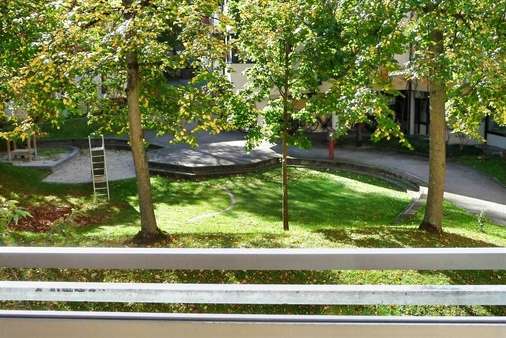 Blick von der Südloggia - Etagenwohnung in 81677 München mit 71m² kaufen