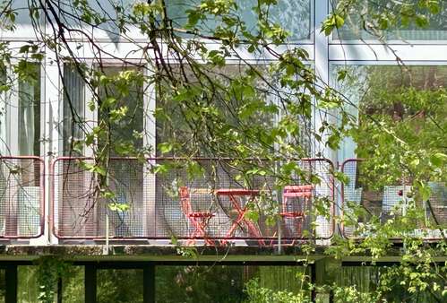 Blick auf den Balkon - Etagenwohnung in 80805 München mit 29m² kaufen