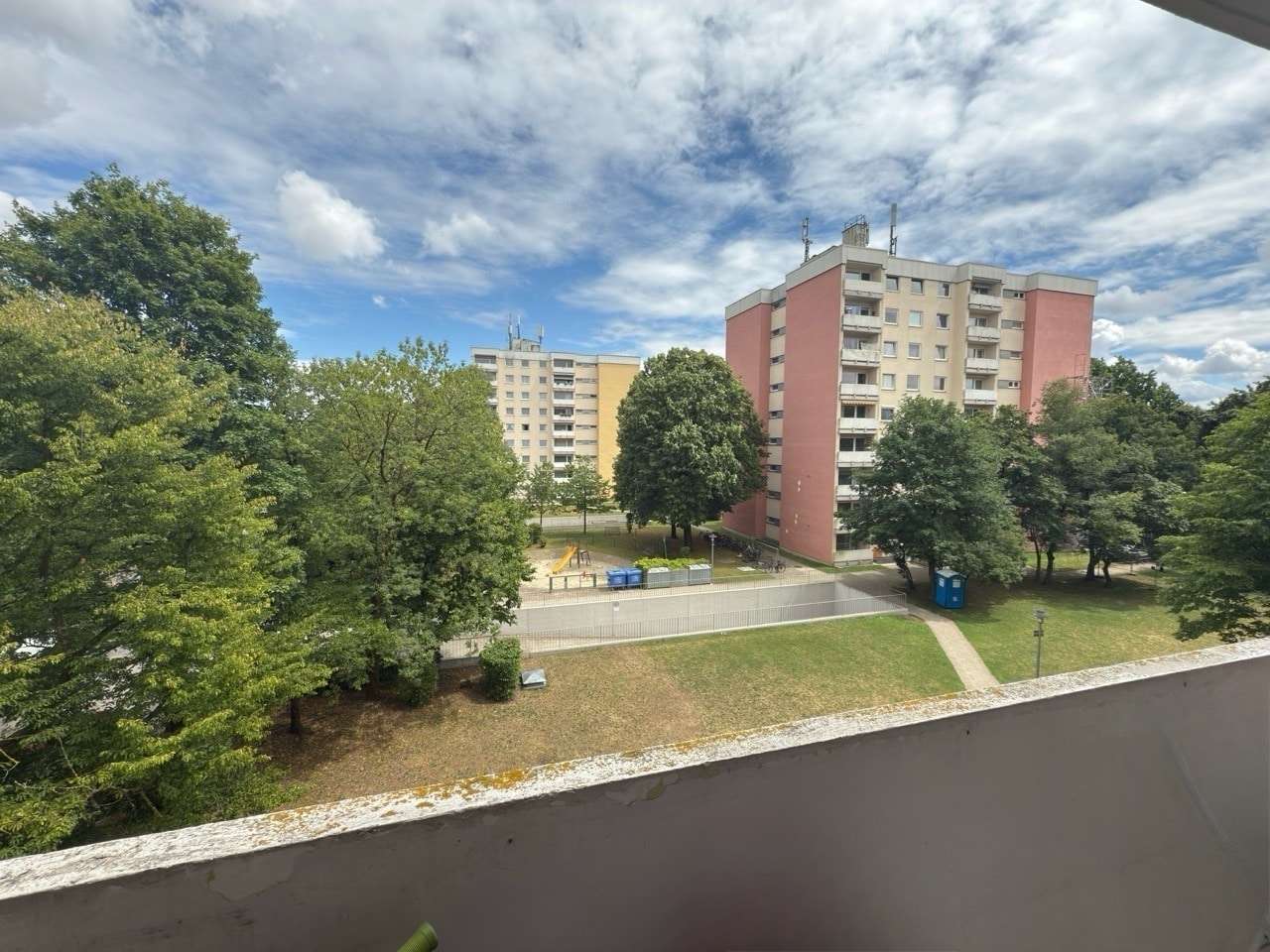 Balkon Balkon - Etagenwohnung in 80992 München mit 89m² kaufen