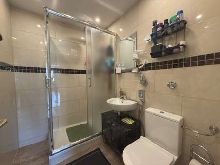 Bad Bad - Etagenwohnung in 80992 München mit 89m² kaufen