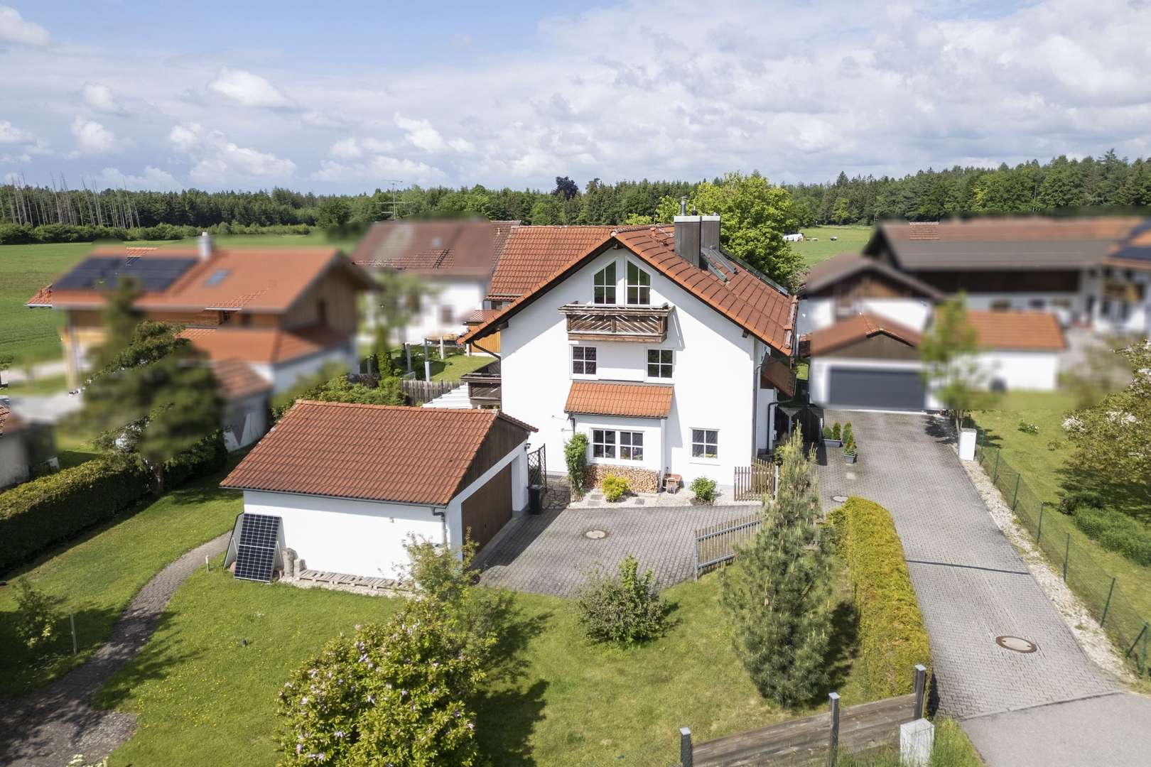 Hausansicht von oben - Doppelhaushälfte in 85658 Egmating mit 170m² kaufen