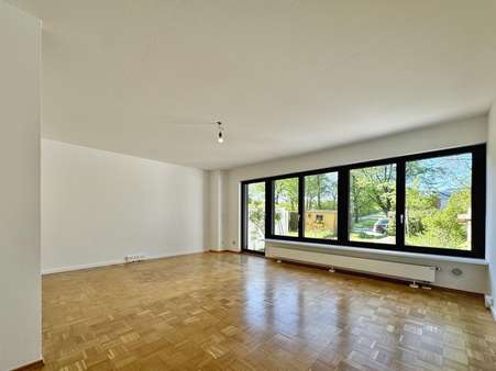 Wohnzimmer - Reihenmittelhaus in 85521 Ottobrunn mit 125m² mieten
