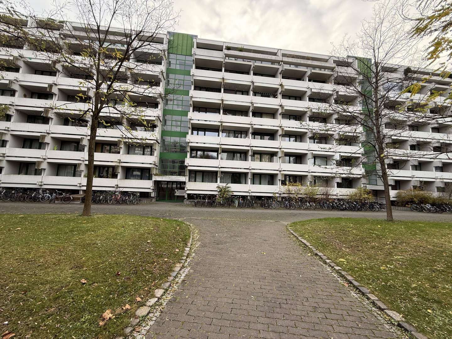 Außenfoto - Etagenwohnung in 81669 München mit 83m² kaufen