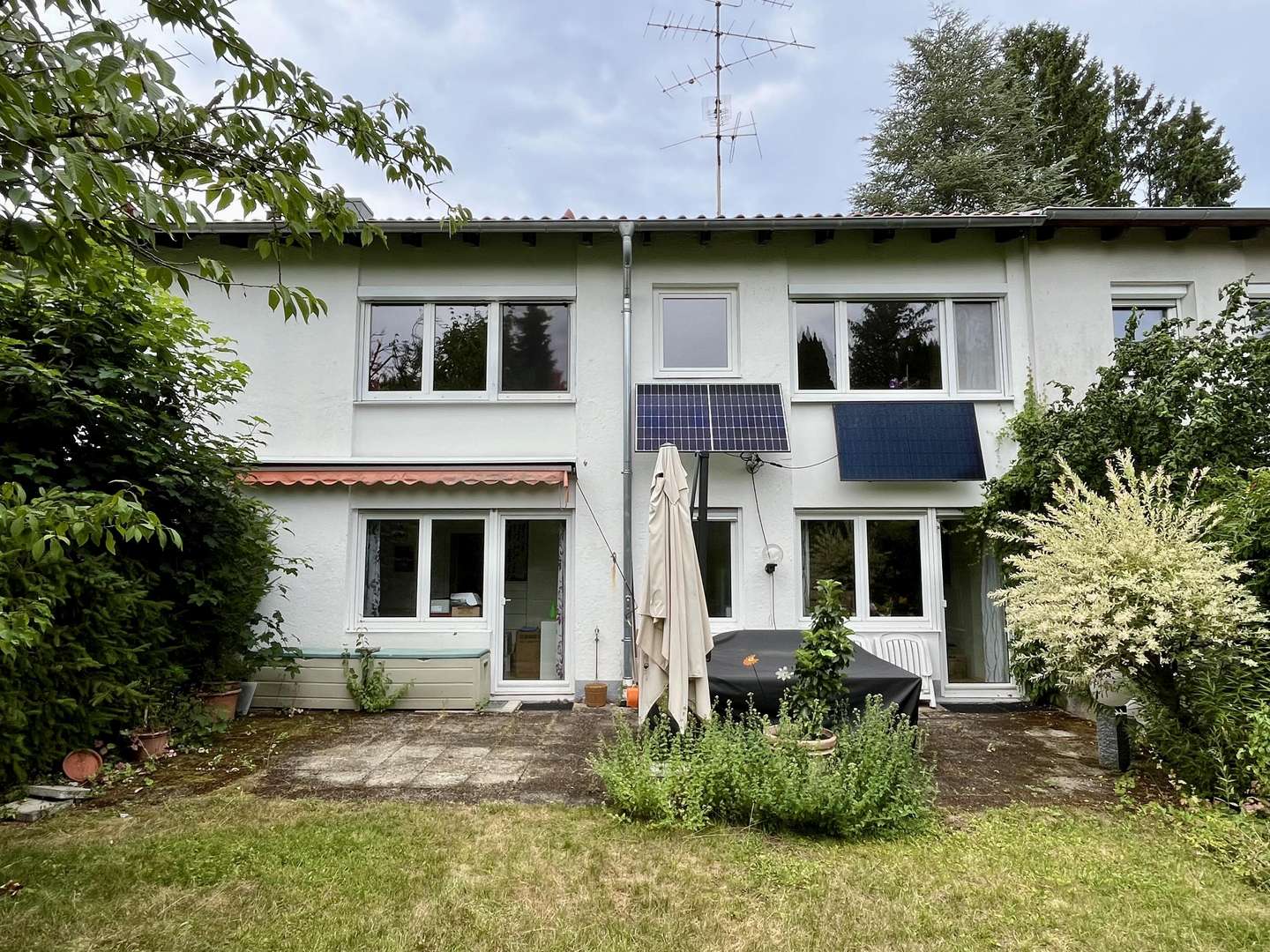Außenansicht Außenansicht - Reihenmittelhaus in 81477 München mit 166m² mieten