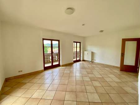 Wohnzimmer - Etagenwohnung in 83730 Fischbachau mit 82m² kaufen
