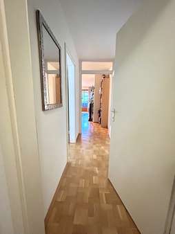 Flur - Etagenwohnung in 81739 München mit 56m² kaufen