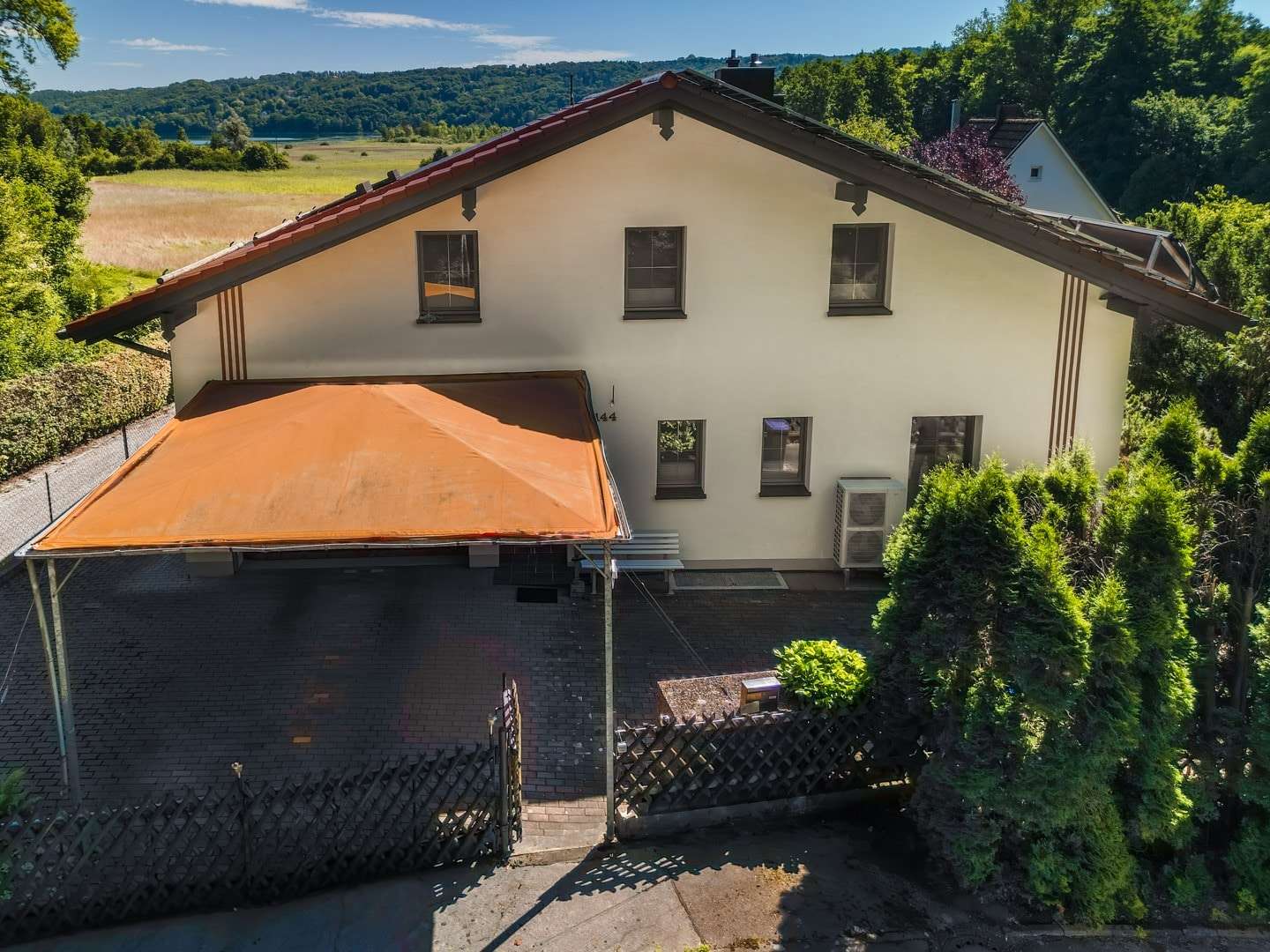 Außenansicht - Einfamilienhaus in 82211 Herrsching mit 173m² kaufen