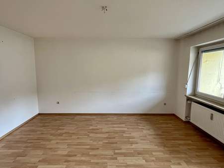 Wohnzimmer - Etagenwohnung in 85617 Aßling mit 55m² mieten